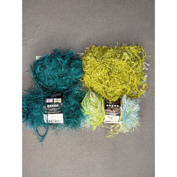 Lion Brand Yarn Fun Fur Mixed Two Pound 2# Lot Crochet Knit Craft DIY Gift - Picture 11 of 11
